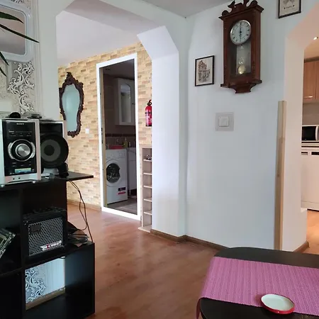 2 Bed - Sleeps 7 - Private Garden - Parking Appartement